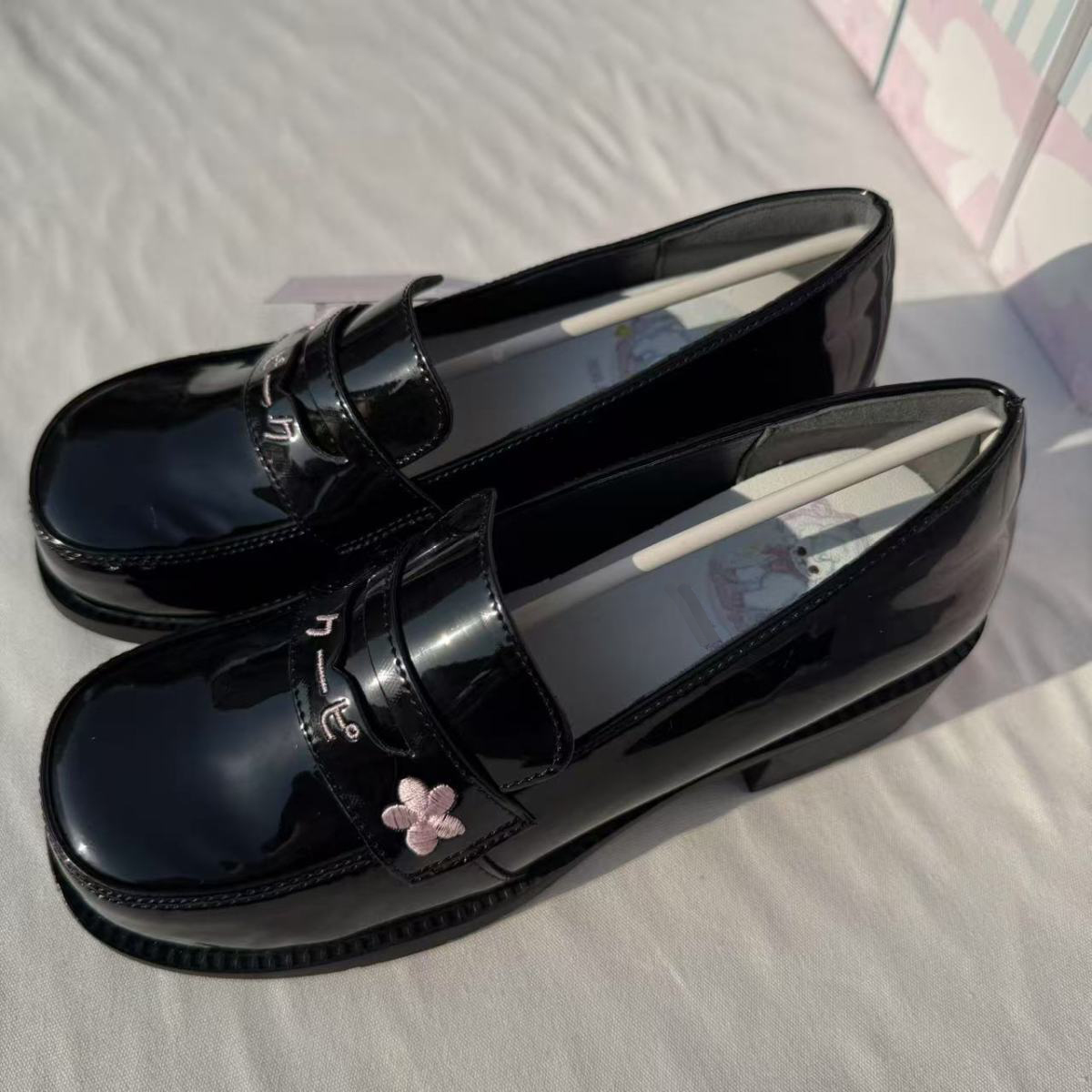 素敵な日本風女子ロリータJK縫製シューズ、女子学生向け刺繍入 - Women Shoes Loafers のレビューと価格