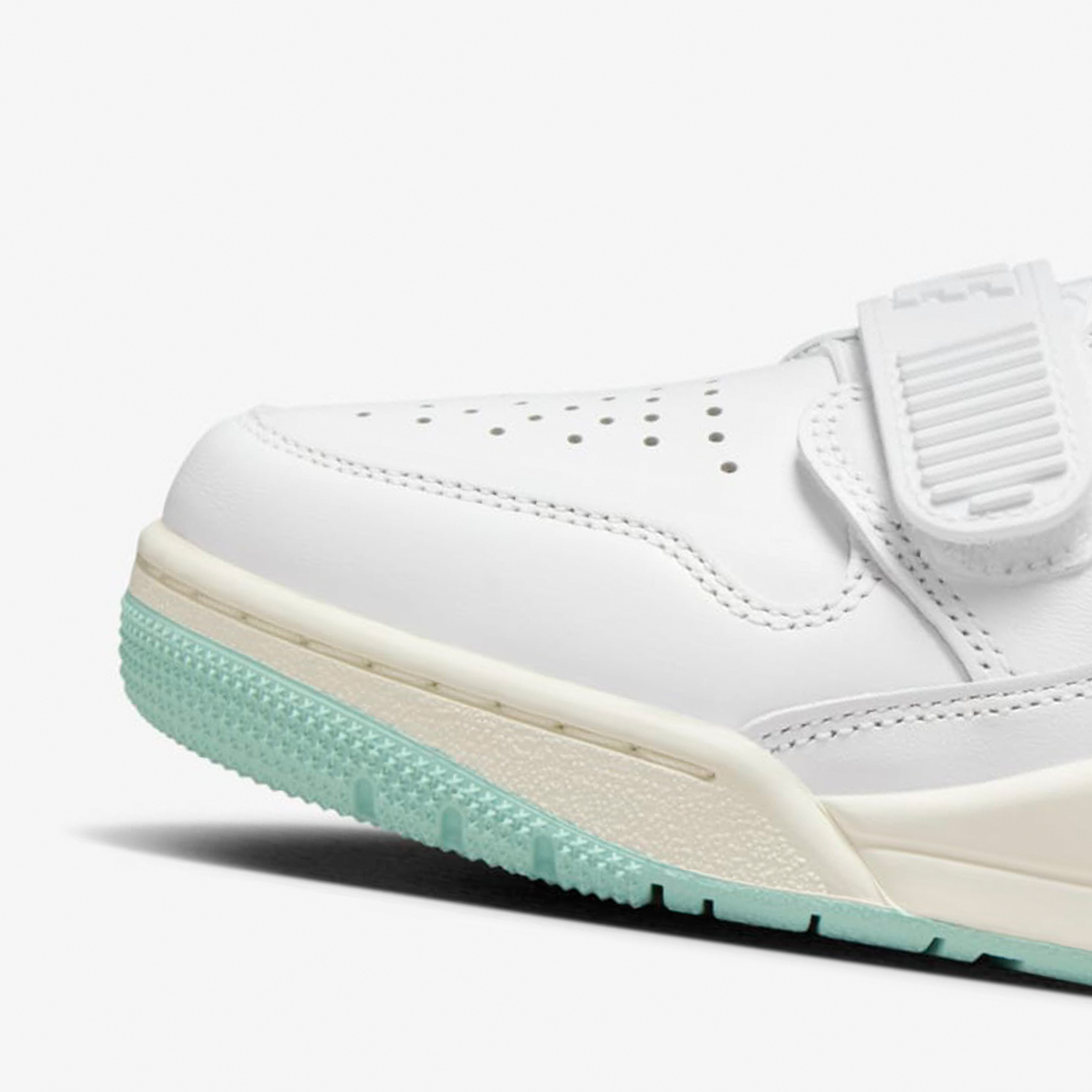 ナイキ正規品 JORDAN レディース エアクッション 通気 - Women Shoes Jordan のレビューと価格