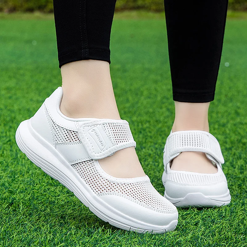 女性用シューズ スニーカー ワイド ベアフットシューズ 女性 - Women'S Shoes X Wide のレビューと価格