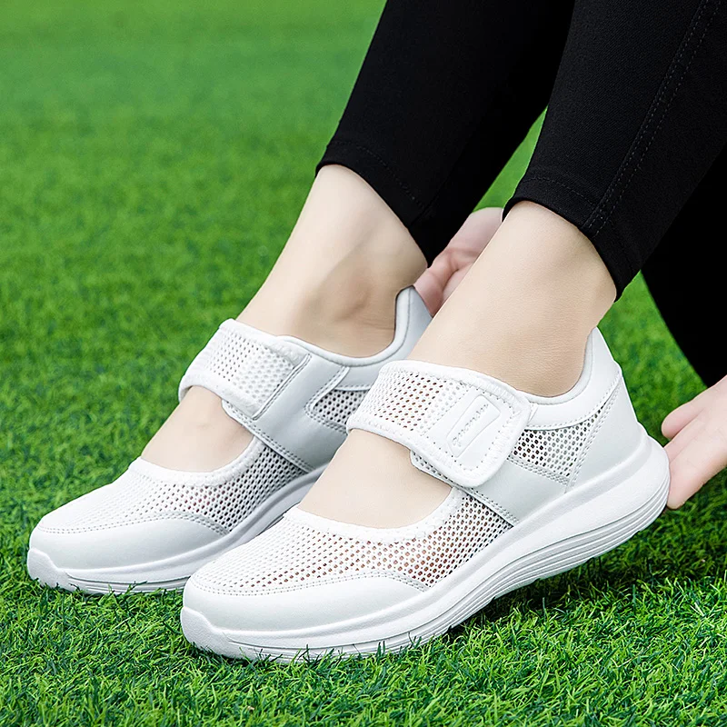 女性用シューズ スニーカー ワイド ベアフットシューズ 女性 - Women'S Shoes X Wide のレビューと価格