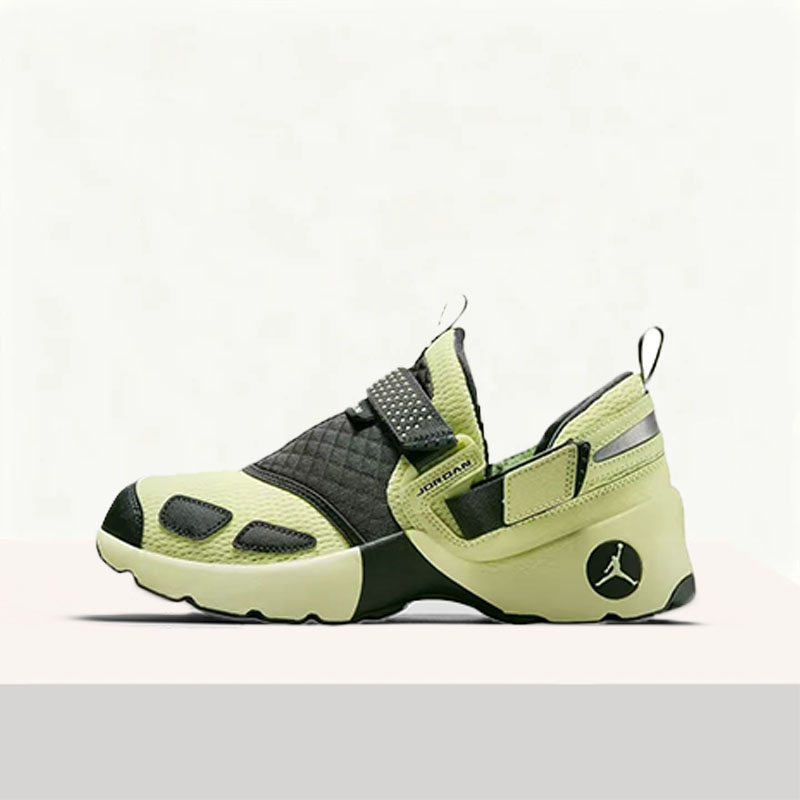 ナイキ エア ジョーダン トランナー LX レディース 滑り - Women Shoes Jordan のレビューと価格