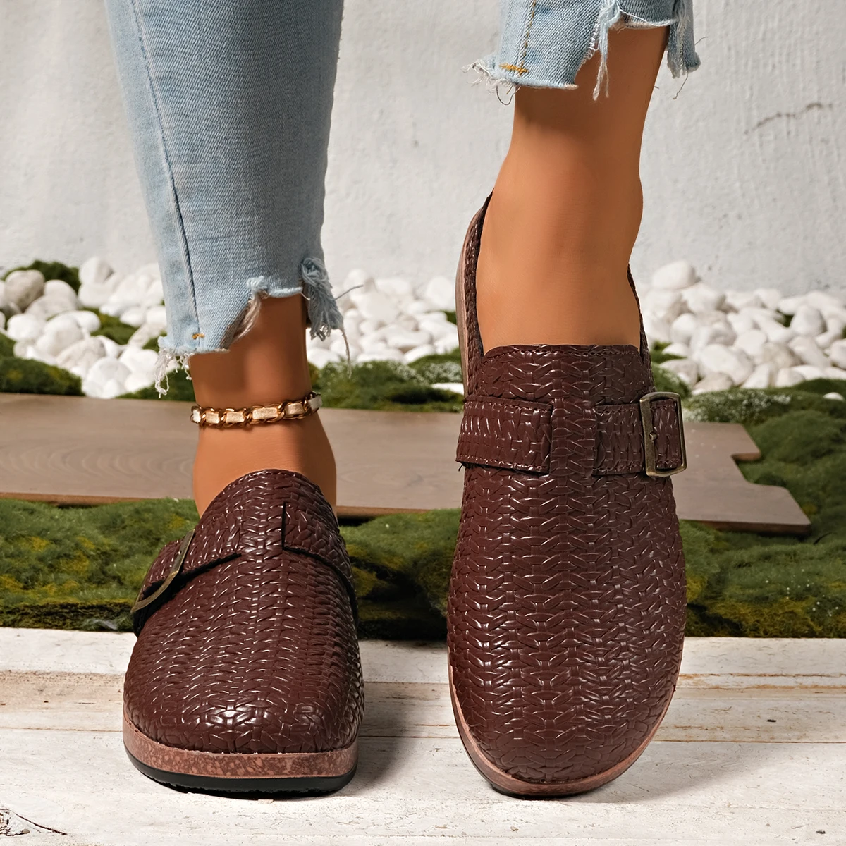 ファッショナブルで快適、耐久性のある厚底レディースシューズ、 - Slip On Mule Flat のレビューと価格