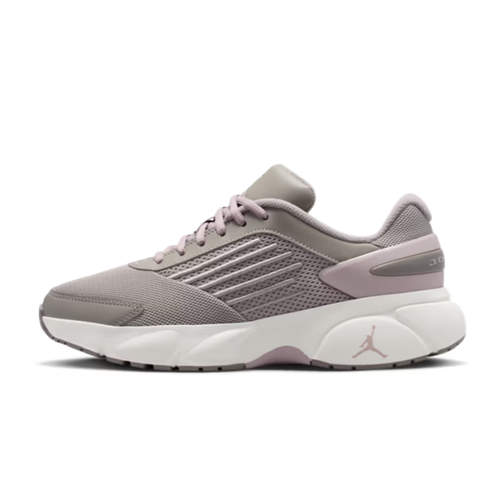 ナイキ ジョーダン TRUNNER FLOW: 快適で多用途 - Women Shoes Jordan のレビューと価格