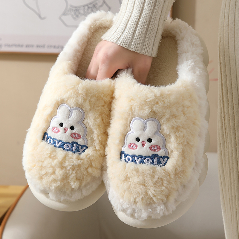 女性用冬用漫画柄キュートなふわふわホームスリッパ 厚底 暖か - Fluffy Fur Slipper のレビューと価格