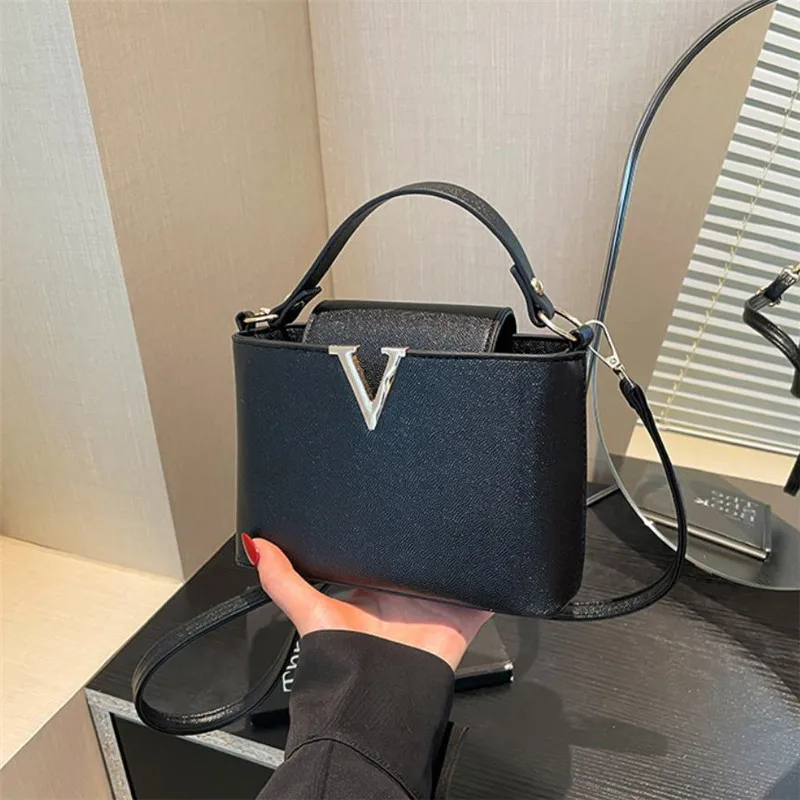 高級レディーストートバッグ、シックなV字型スタイリッシュPU - Women'S Shoes Louis Vuitton のレビューと価格